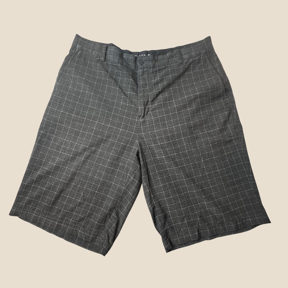 Nike Shorts Mens 34 Golf 639801-010 Grey Plaid Performance Stretch Activewear